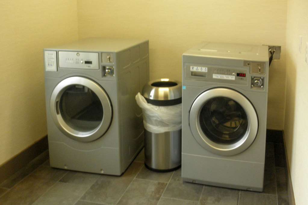 Comfort Suites North Tupelo Servis gambar