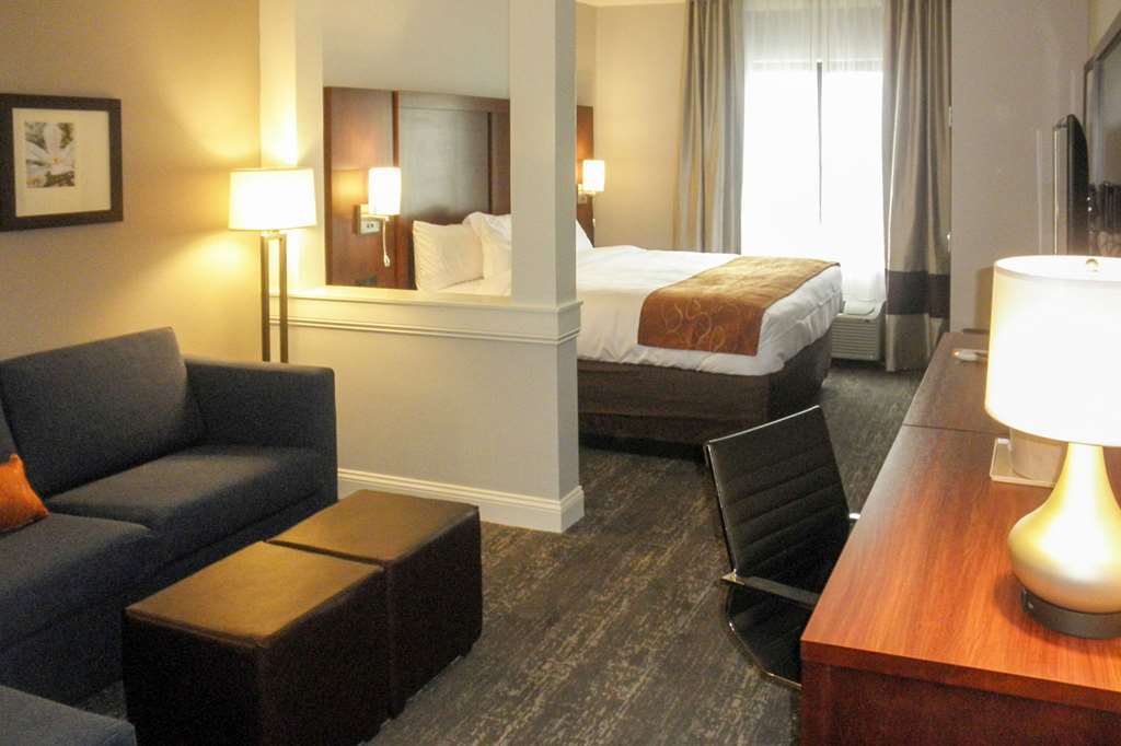 Comfort Suites North Tupelo Bilik gambar